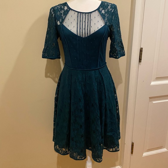 BCBGMaxAzria Julya Cocktail Lace Dress Cutout - Picture 3 of 10